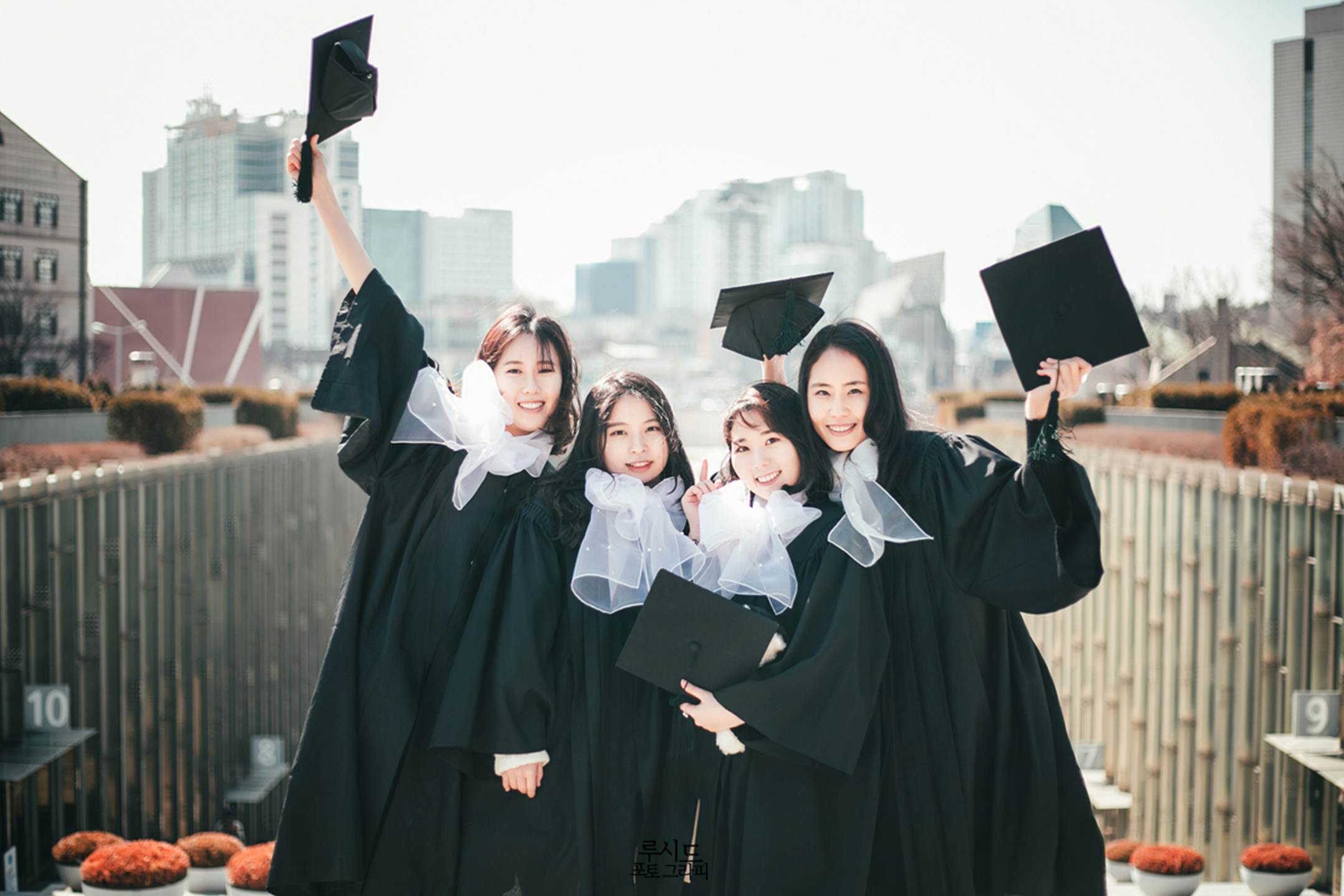 이화여자대학교 캠퍼스 졸업스냅 우정사진 루시드 포토그라피