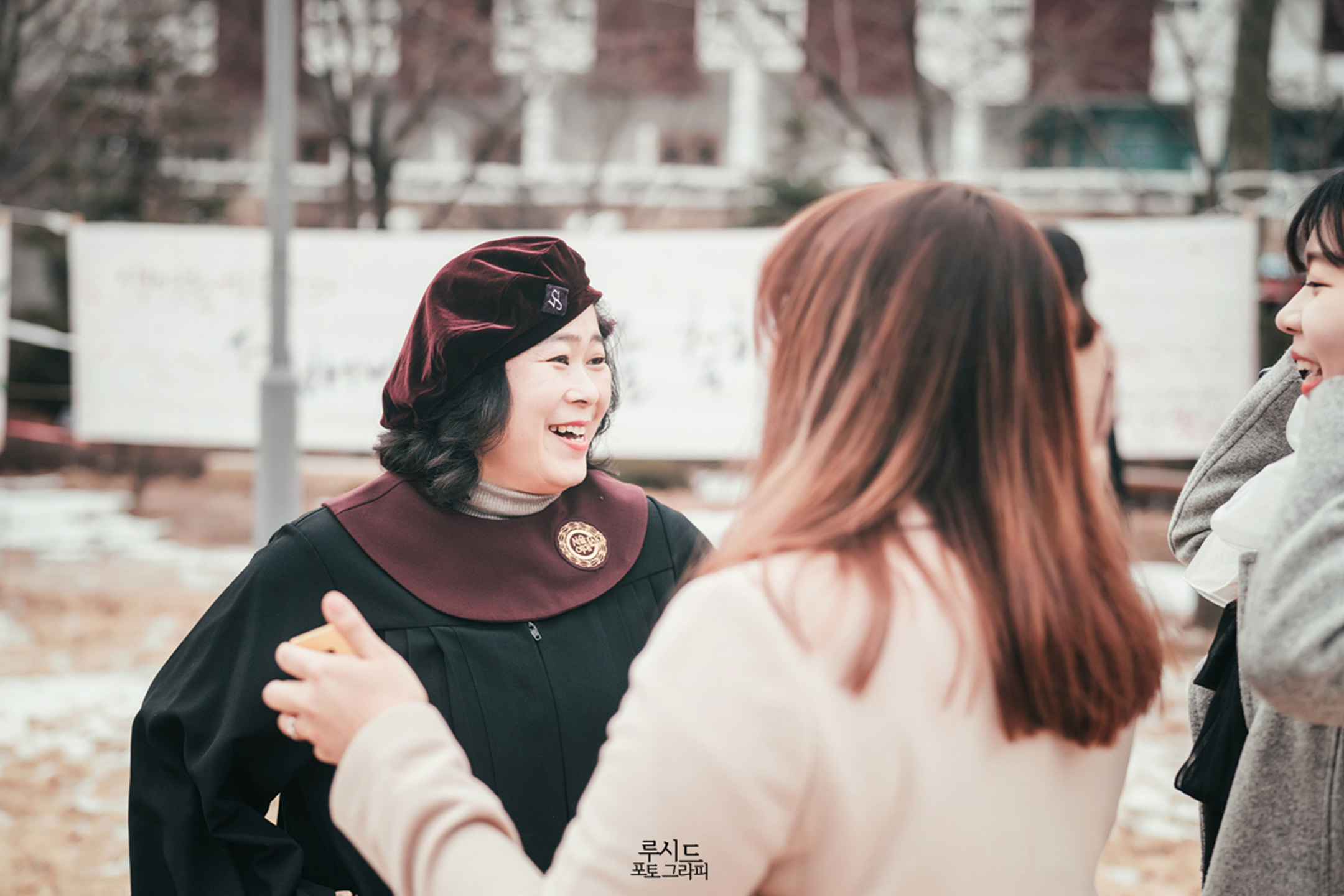 서울여자대학교 캠퍼스 졸업스냅 가족사진 루시드 포토그라피