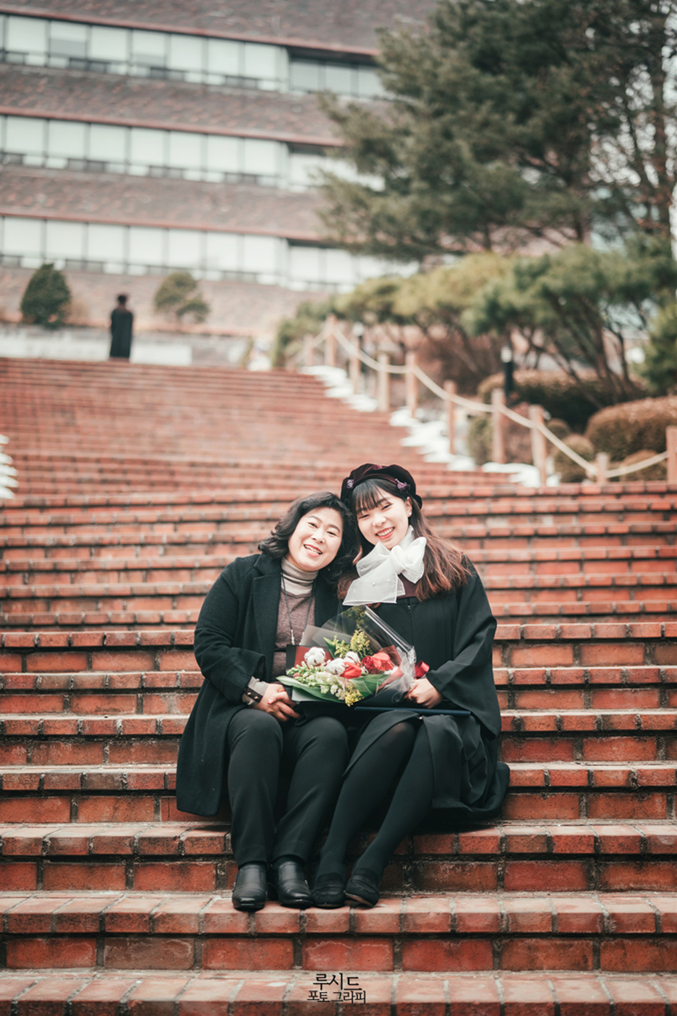 서울여자대학교 캠퍼스 졸업스냅 가족사진 루시드 포토그라피