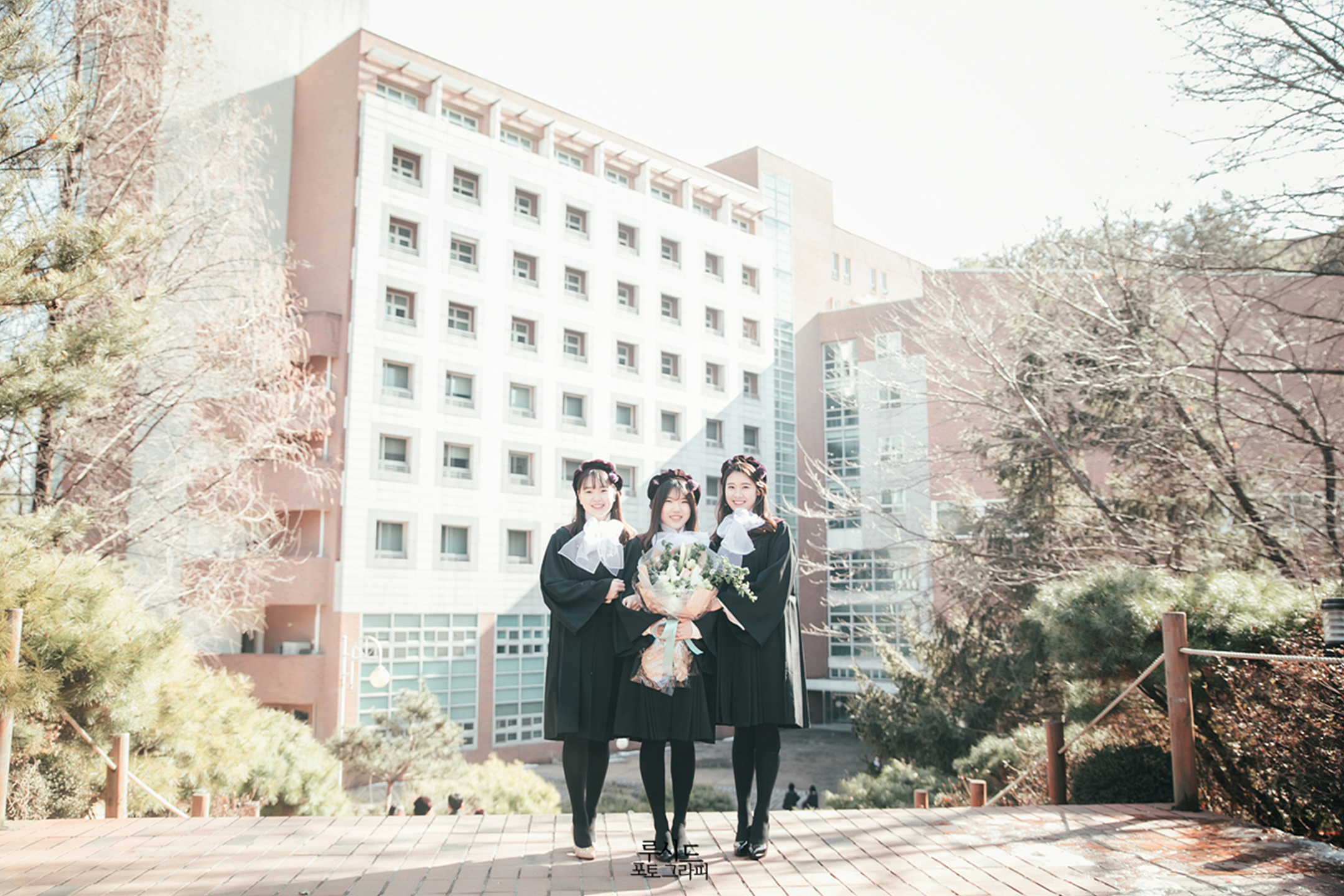서울여자대학교 캠퍼스 졸업스냅 우정사진 루시드 포토그라피